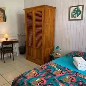 Tahiti 2* Papeete (Tahiti)